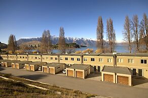 Esplanade Queenstown by Staysouth