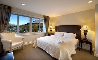 Esplanade Queenstown by Staysouth