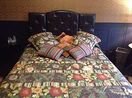 Brookside Inn At Laurens