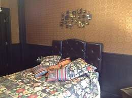 Brookside Inn At Laurens