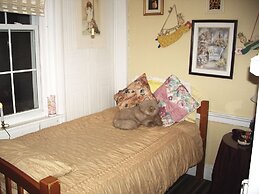 Brookside Inn At Laurens