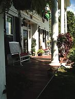 Brookside Inn At Laurens