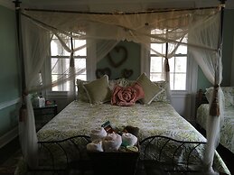 Brookside Inn At Laurens