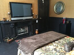 Brookside Inn At Laurens