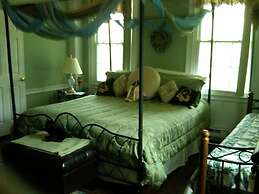 Brookside Inn At Laurens