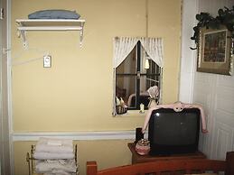 Brookside Inn At Laurens