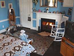 Brookside Inn At Laurens