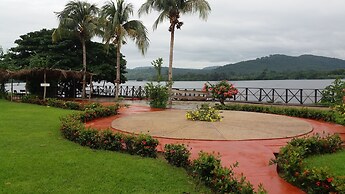 Afrikiko Riverfront Resort