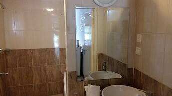 Afrikiko Riverfront Resort