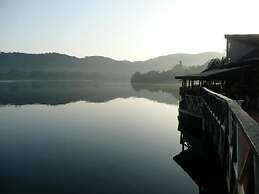 Afrikiko Riverfront Resort