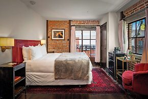 Granada Hotel & Bistro