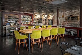 Granada Hotel & Bistro