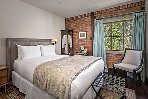 Granada Hotel & Bistro