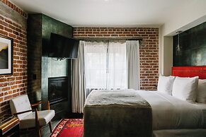 Granada Hotel & Bistro