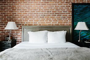 Granada Hotel & Bistro