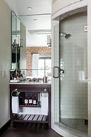 Granada Hotel & Bistro