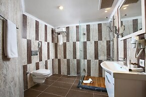 Royal Arena Hotel & Resort Spa