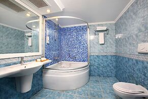 Royal Arena Hotel & Resort Spa