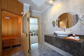 Royal Arena Hotel & Resort Spa