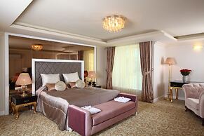 Royal Arena Hotel & Resort Spa