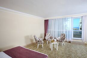 Royal Arena Hotel & Resort Spa