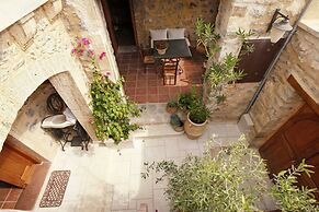 Dorovinis Country Houses