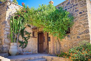 Dorovinis Country Houses