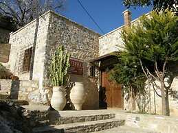 Dorovinis Country Houses