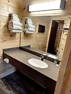 Bridge View Motel & Condo's