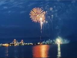 Bridge View Motel & Condo's