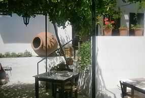 Ambelikos Traditional AgroHotel