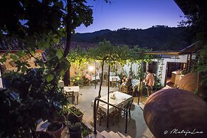 Ambelikos Traditional AgroHotel