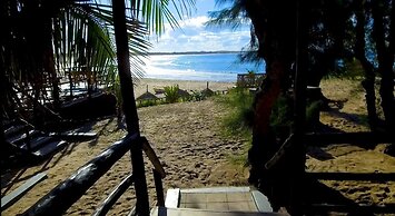 Casa Barry Beach Lodge