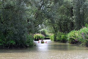 Stayokay Dordrecht - Nationaal Park De Biesbosch Hostel
