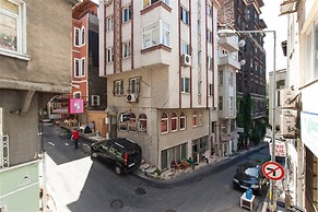 Taksim Green House Hostel
