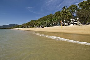 On Palm Cove Beachfront Apartments
