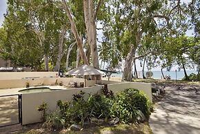 On Palm Cove Beachfront Apartments