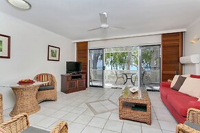 On Palm Cove Beachfront Apartments