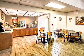 Econo Lodge Watertown