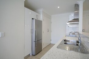 Macquarie Waters Boutique Apartment Hotel