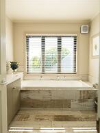 Te Koi The Lodge at Bronte