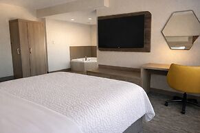 Holiday Inn Express & Suites Timmins by IHG