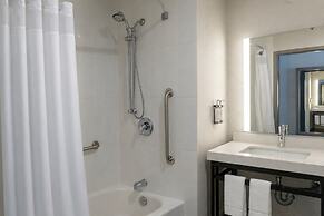 Holiday Inn Express & Suites Timmins by IHG
