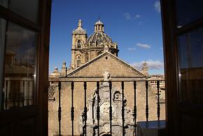 La Perla Granada Suites