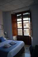 La Perla Granada Suites