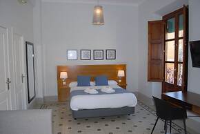 La Perla Granada Suites