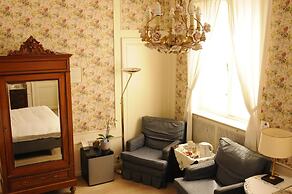 Fine Fleur Bed & Breakfast