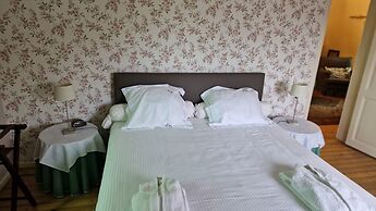 Fine Fleur Bed & Breakfast