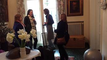 Fine Fleur Bed & Breakfast