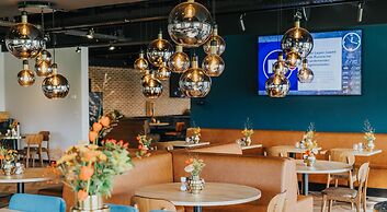 Hotel, Sportsbar & Brasserie Dorhout Mees